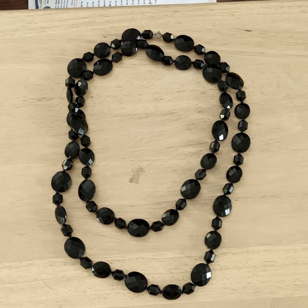 𝅺Black Plastic Faceted Bead Long Statement Necklace